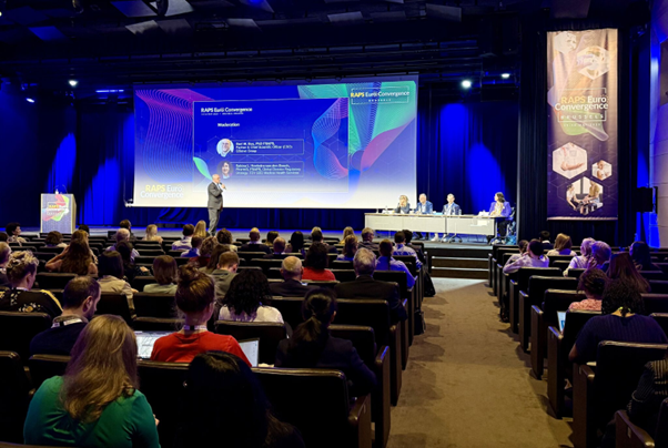 Pictured Above Gert Bos during the MDR Kick-off Panel